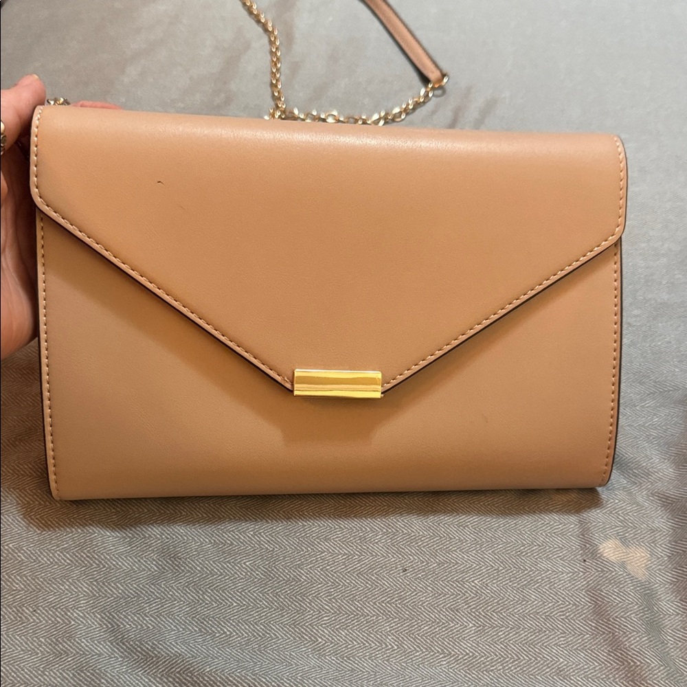 Elegant Tan Leather Clutch